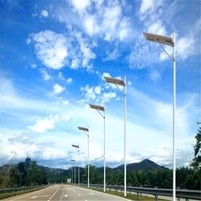 Illuminazione stradale solare a LED ad alta potenza certificata CE RoHS 30W 40W 60W 70W 80W 100W 120W con palo HDG